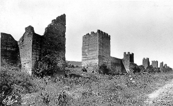 TLEMCEN  LES RUINES DE MANSOURAH.JPG